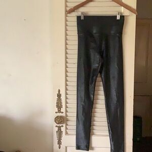 Carbon38 Legging in Takara Shine